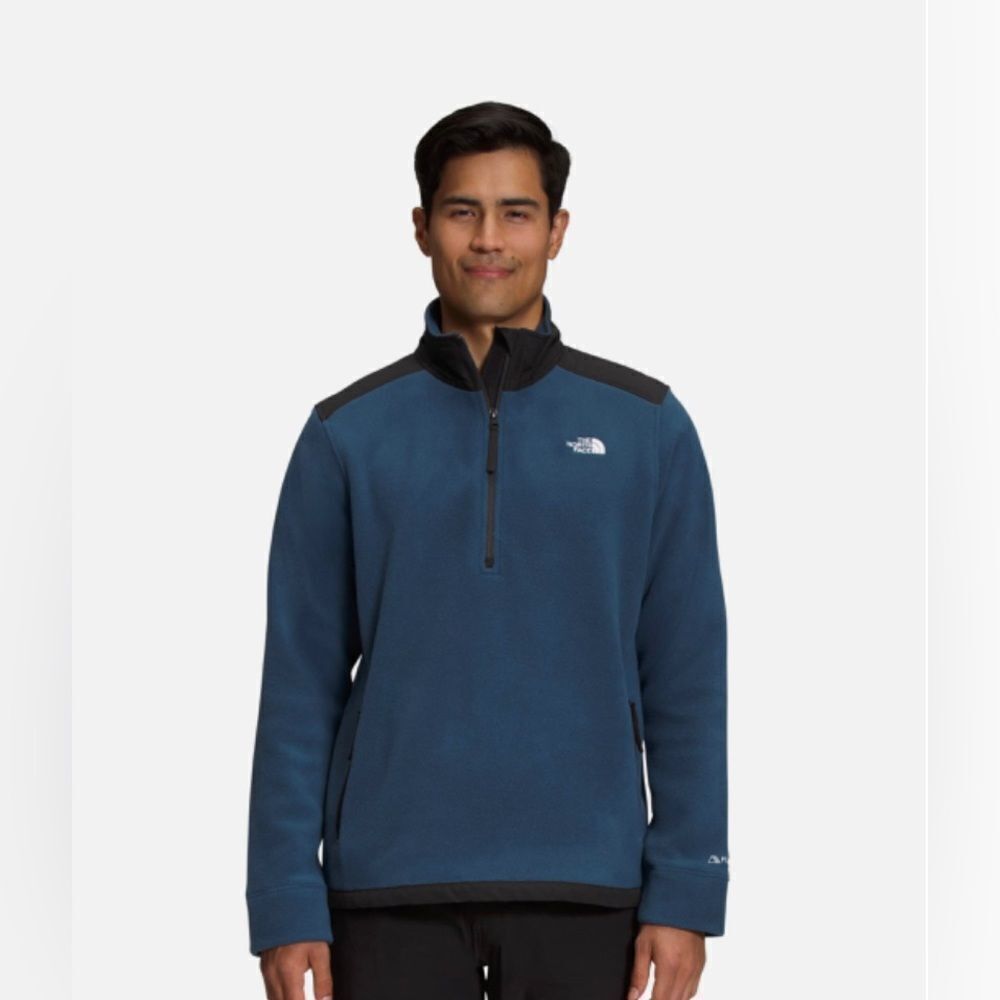 The North Face Men’s Alpine Polatec 200 1/4 zipped Fleece Jacket in Shady Blue.